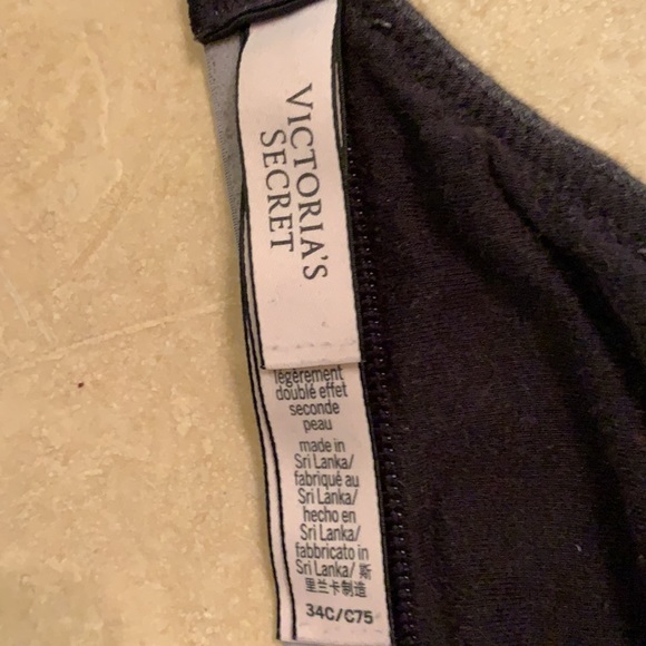 Victoria Secret Black Bra - Picture 4 of 5